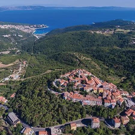 Amazing In Labin With Wifi Apartment *
